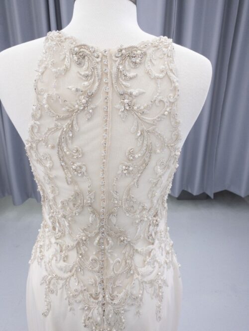 Emani – Maggie Sottero menyasszonyi ruha (hátulról)