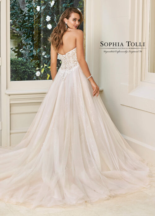 Y11945 Alessia - Sophia Tolli esküvői ruha