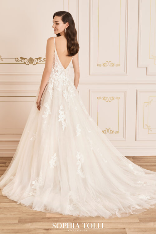 Y12016 Florentina - Sophia Tolli esküvői ruha