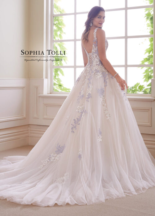 Y21834 - Tanzanite Sophia Tolli esküvői ruha